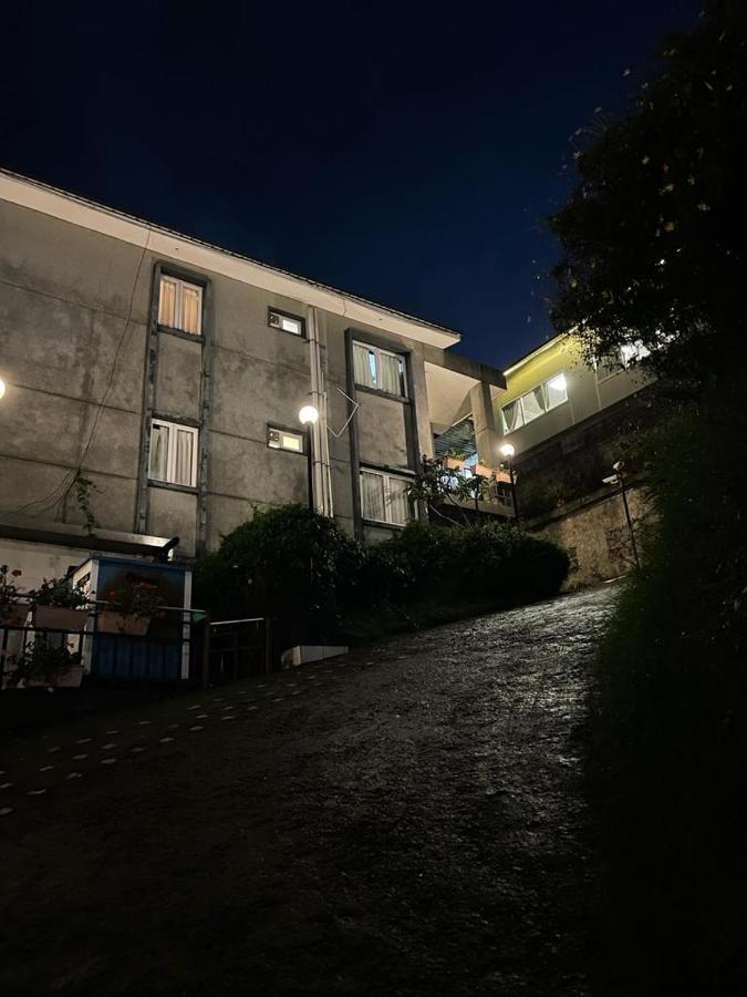 Cherry Blossom Homestay Кодайканал Екстер'єр фото